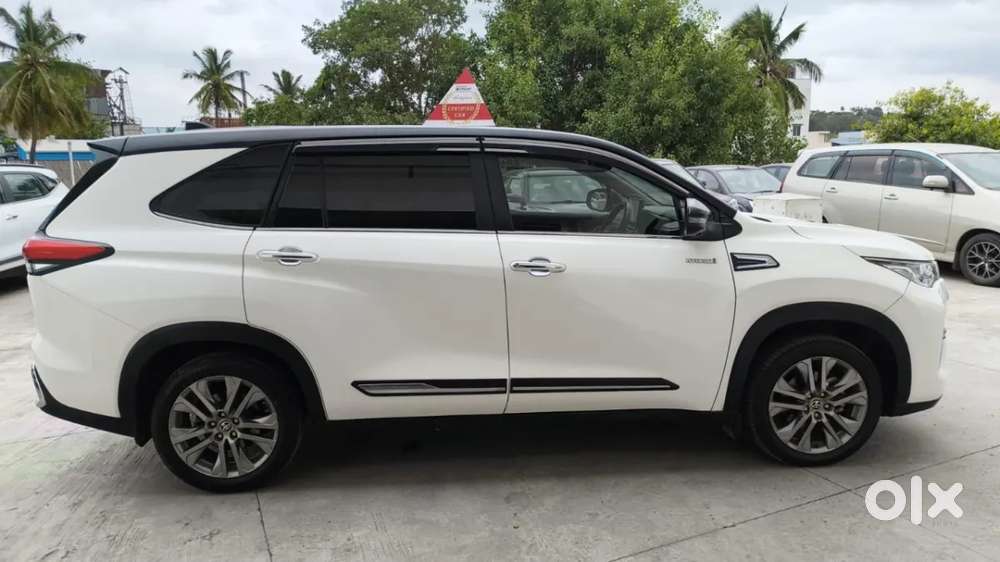 Toyota Innova Hycross 2.0 Zx (o) Hybrid 7 Str, 2024, Petrol
