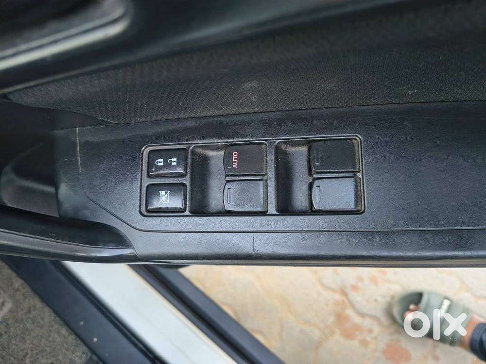 Maruti Suzuki Brezza 1.5 Zxi Smart Hybrid, 2020, Petrol