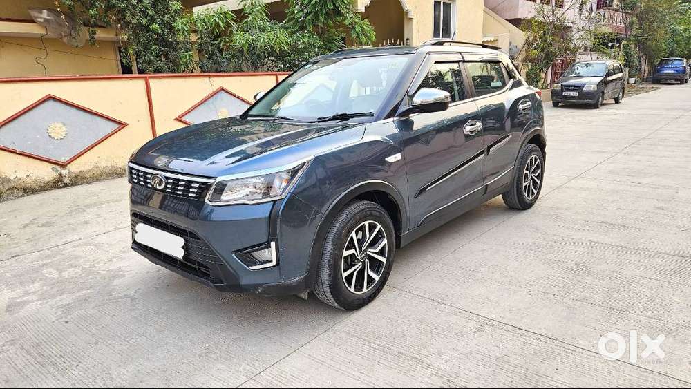 Xuv 300 W6 Diesel Manual Gear Deiven 77500kms Excellent Condition