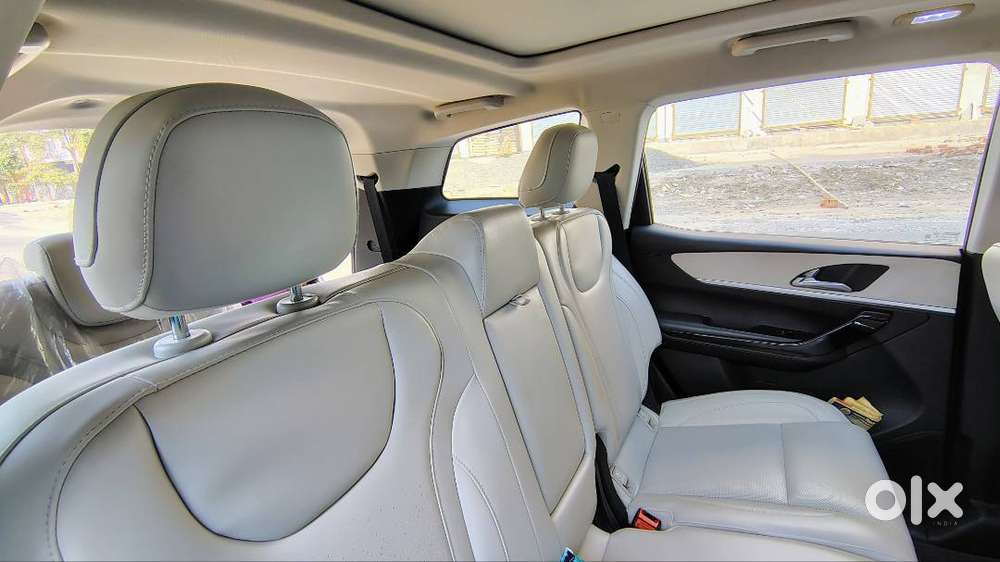 Mahindra Xuv700 2022 Ax7 Petrol 17100 Km Driven