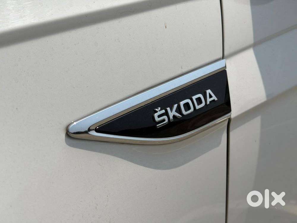 Skoda Slavia 1.0 Ambition Tsi At, 2023, Petrol