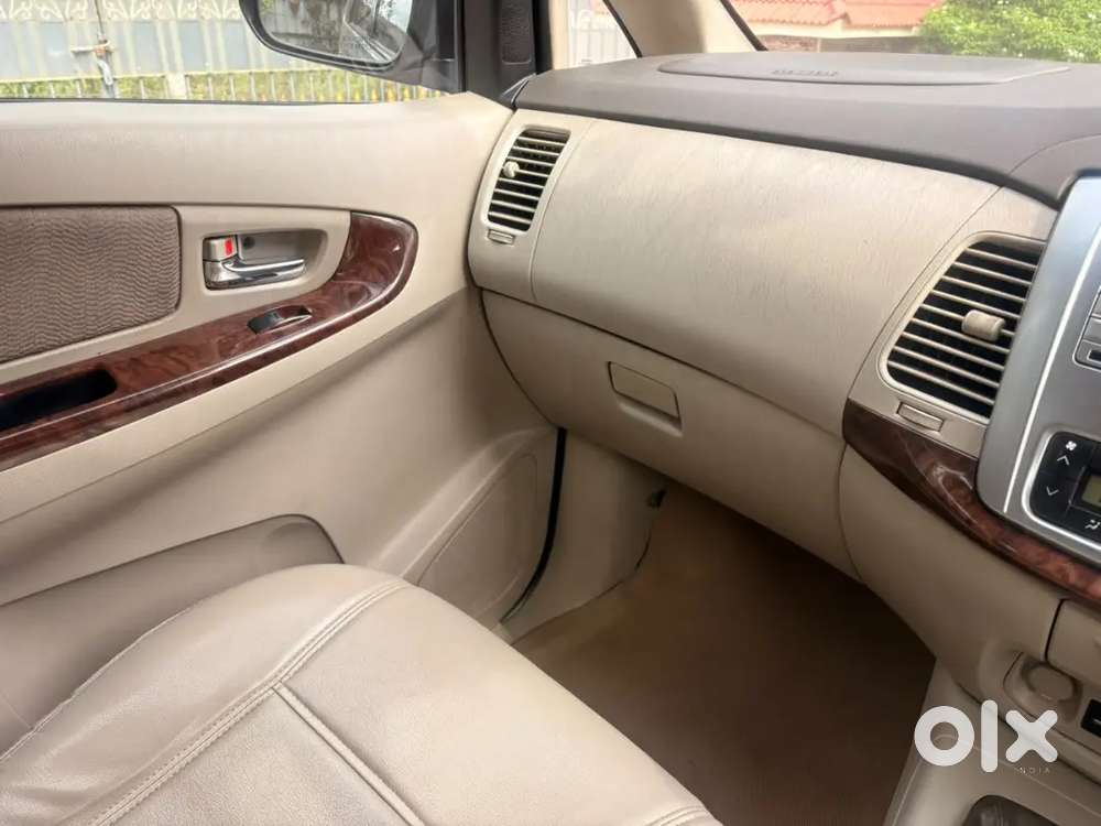 Toyota Innova 2014 Diesel Well Maintained