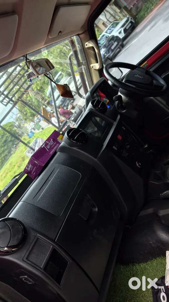 Force Motors Gurkha 2021 Diesel 37500 Km Driven