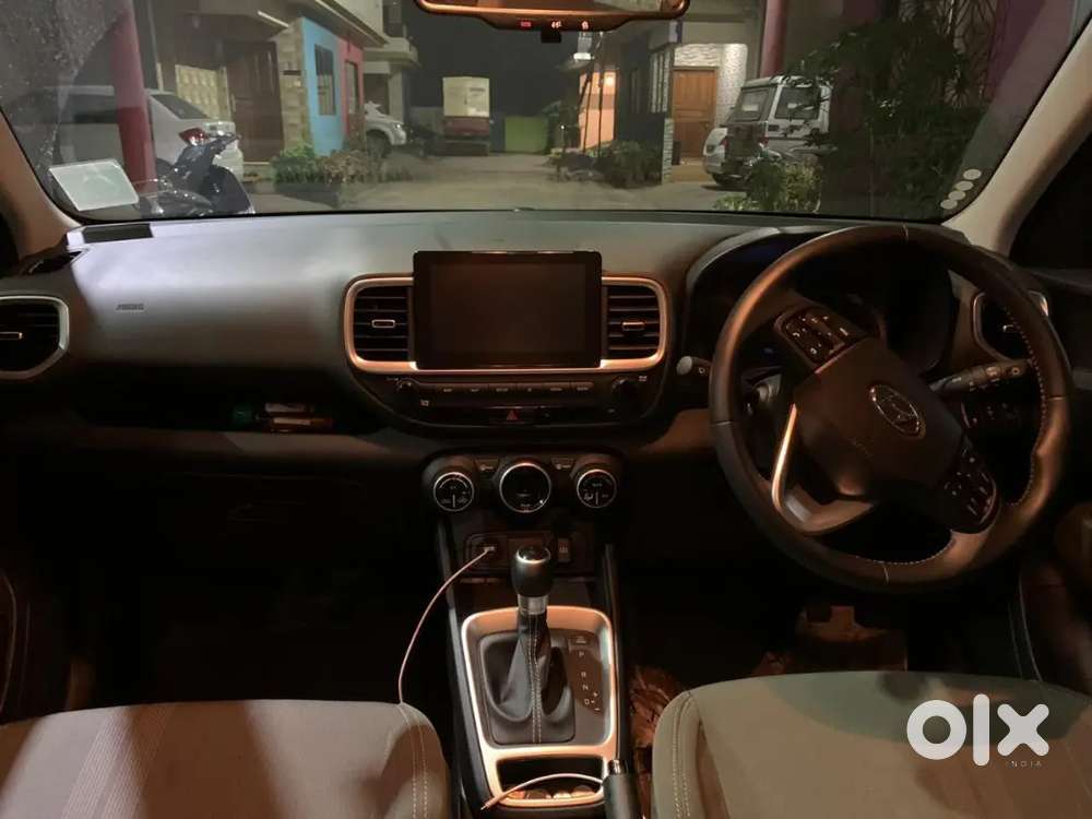 Hyundai Venue 2019 Petrol Well Maintained, Slightly Negotiable