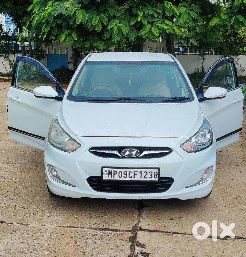 Hyundai Verna Fluidic 1.6 Vtvt Sx Opt, 2012, Petrol