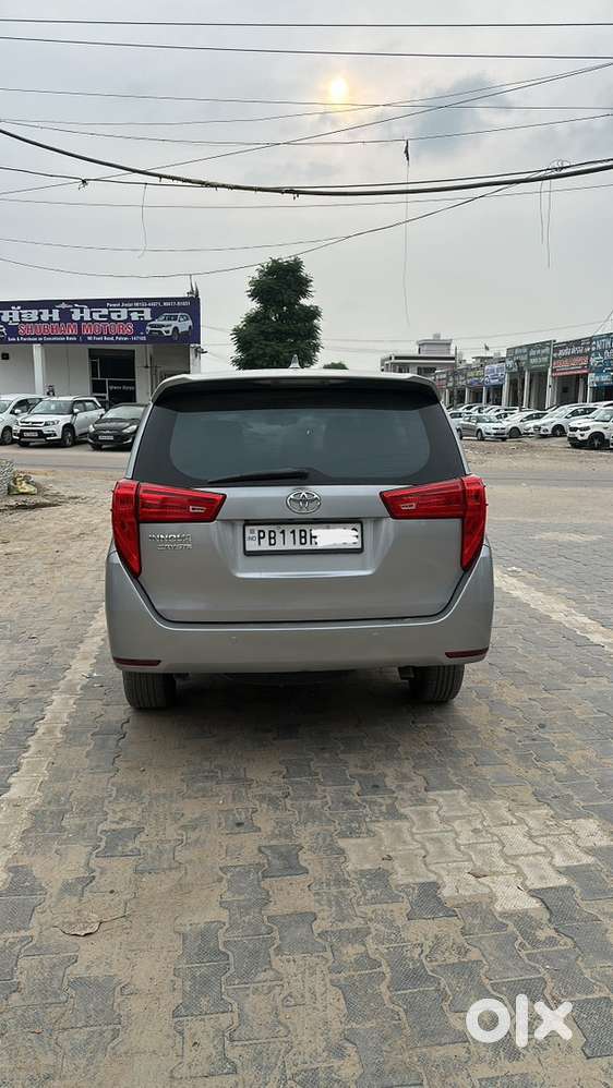 Toyota Innova Crysta 2017 Diesel Well Maintained