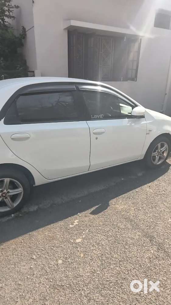 Toyota Etios Liva 2014 डीज़ल मैनुअल