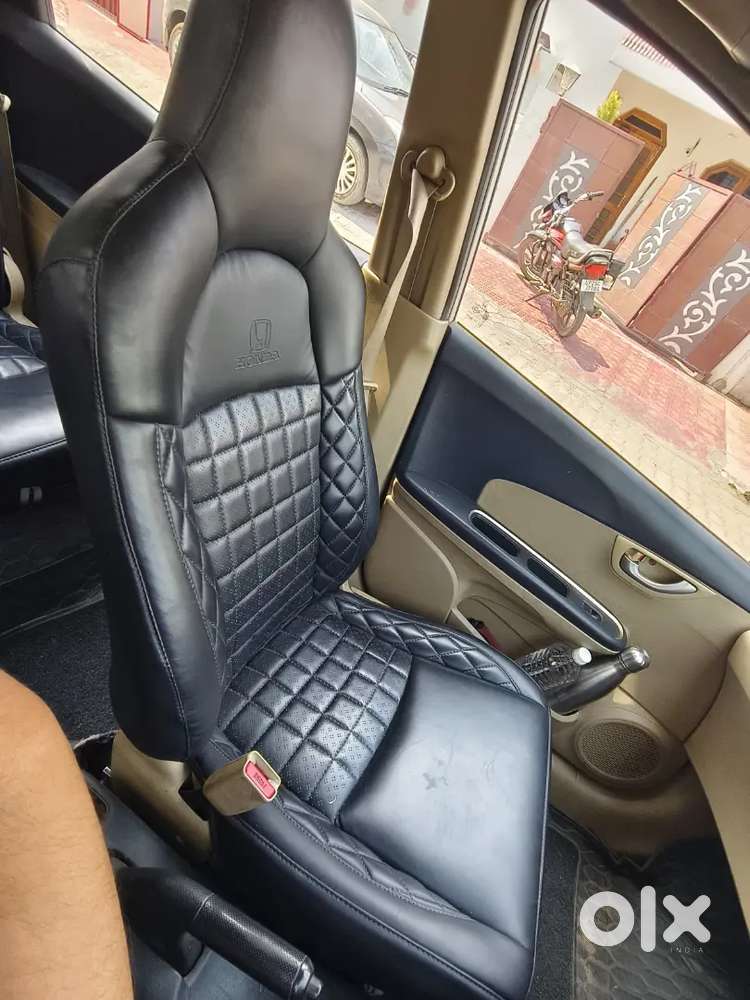 Best 7 Seater Car For Family New Condition Type.