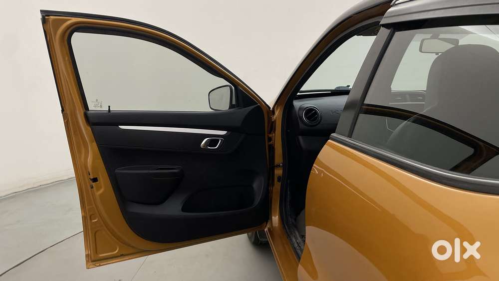 Renault Kwid 1.0 Climber (o) Dual Tone, 2023, Petrol