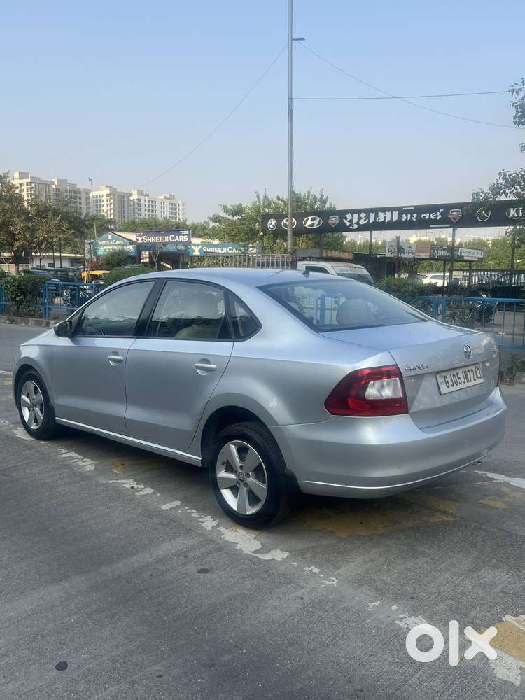 Skoda Rapid 1.5 Tdi Style/1.5 At Style, 2016, Diesel