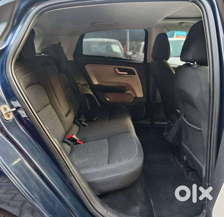 Tata Altroz Xz Plus (s), 2023, Petrol