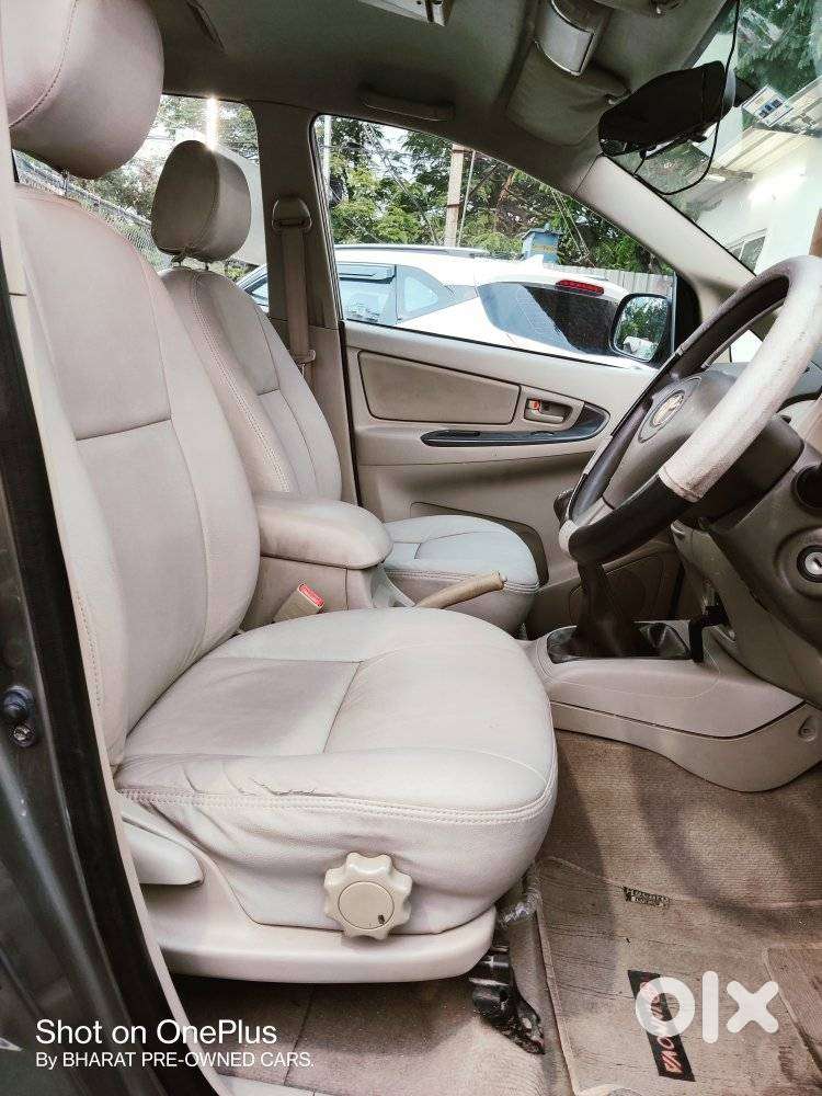 Toyota Innova 2.5 G (diesel) 8 Seater, 2009, Diesel