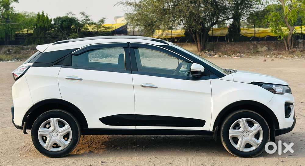 Tata Nexon 1.5 Revotorq Xm (s), 2023, Diesel