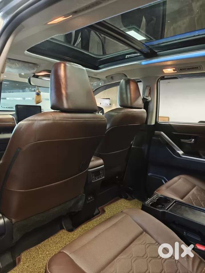 Toyota Innova Hycross 2.0 Zx Hybrid 7 Str, 2024, Petrol