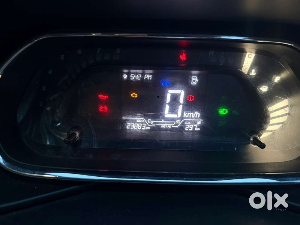 Tata Nexon Petrol 2023, Sunroof, Alloy Wheels, 215&rdquo; Tyres