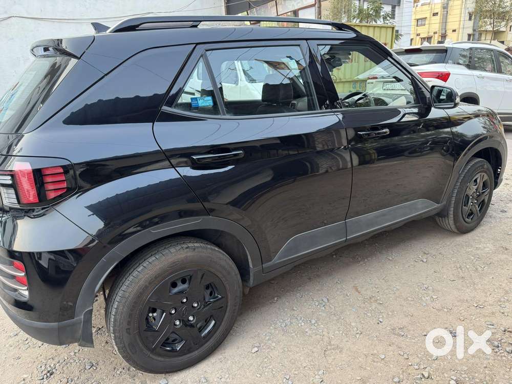 Hyundai Venue Sx Knight Edition  Mt, 2024, Petrol