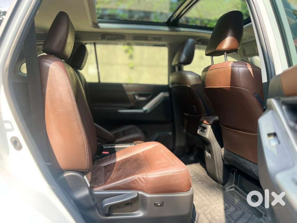 Toyota Innova Hycross 2.0 Zx (o) Hybrid 7 Str, 2024, Petrol