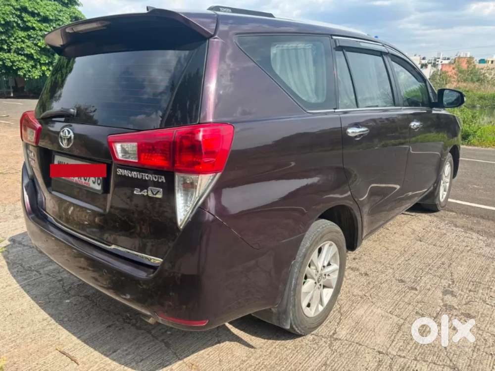Toyota Innova Crysta 2.4 V 7 Str, 2016, Diesel