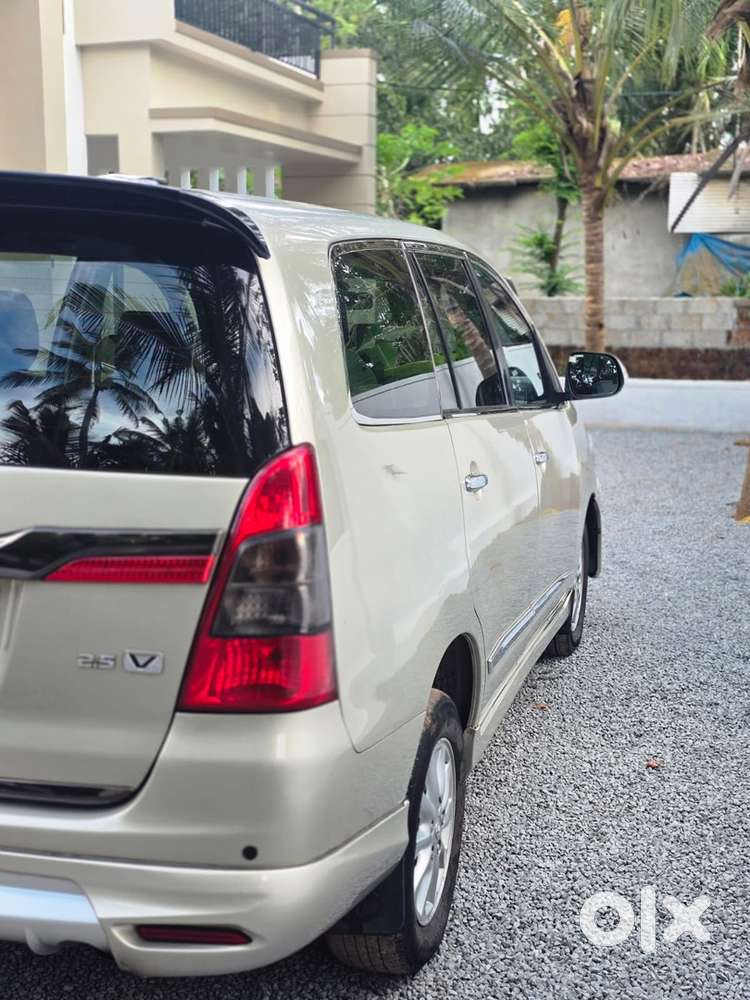 Toyota Innova 2014 Diesel Well Maintained