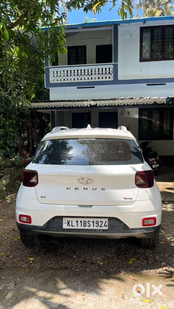 Urgent Sale Hyundai Venue Petrol Manual 2020