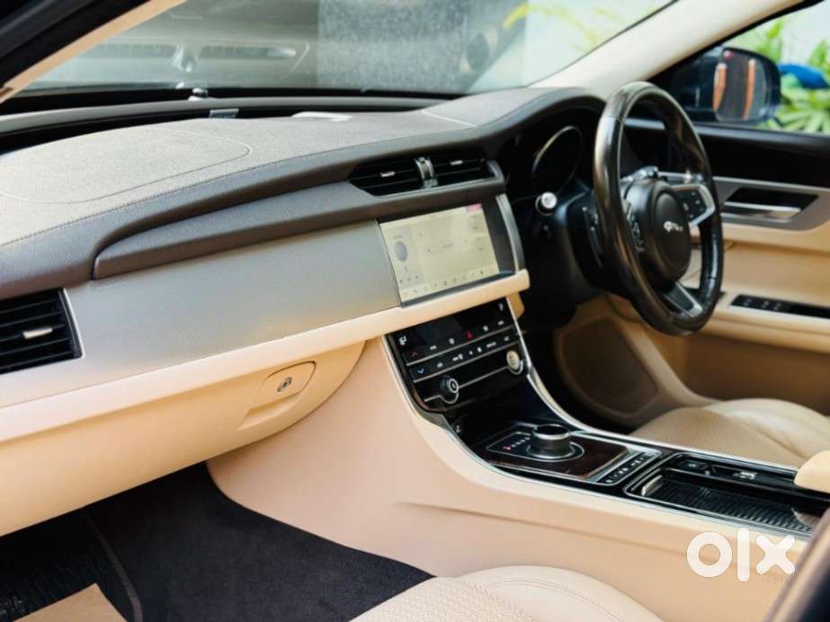 Jaguar Xf 2.0 Petrol Prestige, 2020, Petrol