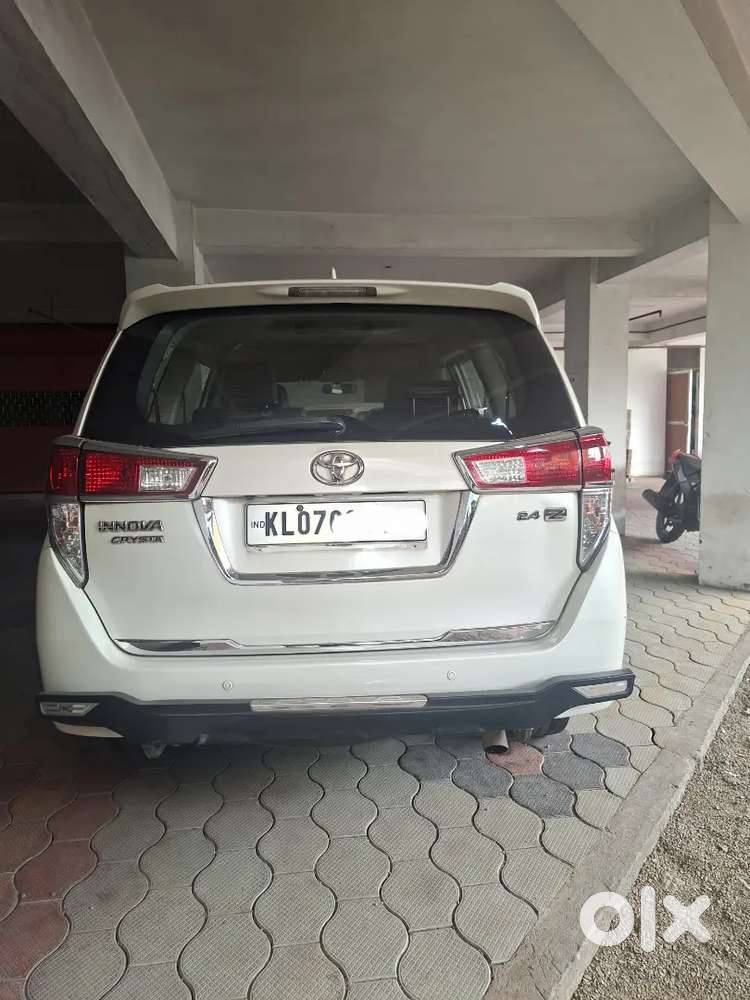 Toyota Innova Crysta 7-seater 2016  Whtsp Me