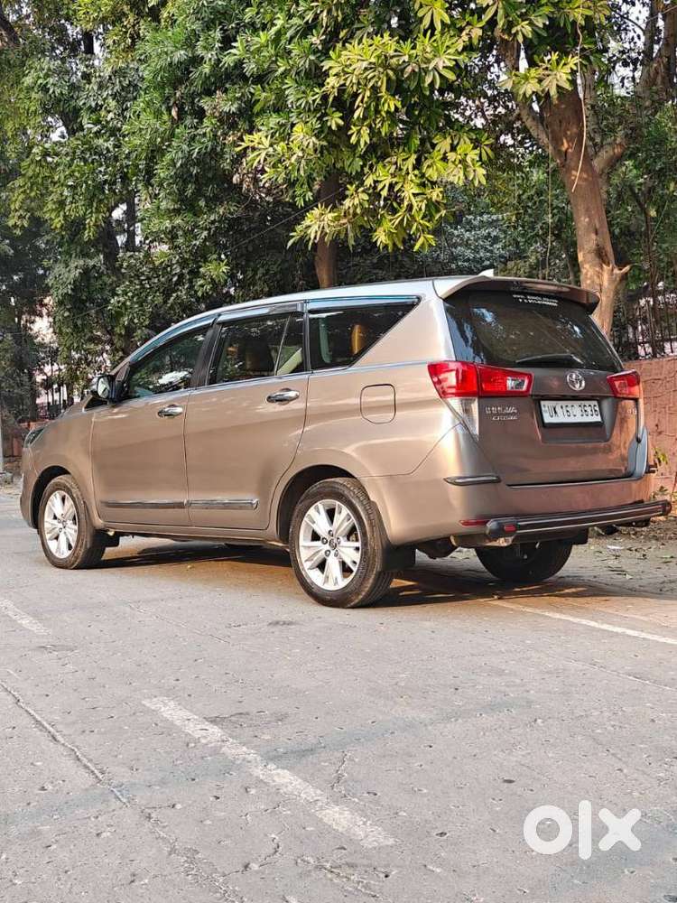 Toyota Innova Crysta