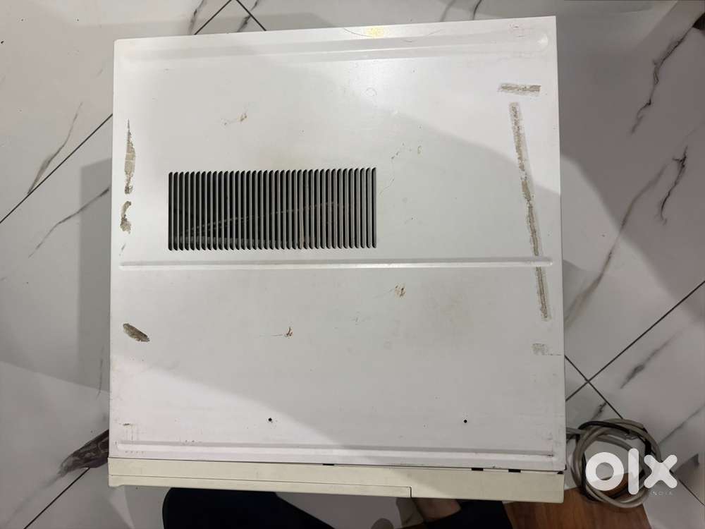 Hitachi 1.5 Ton Window AC
