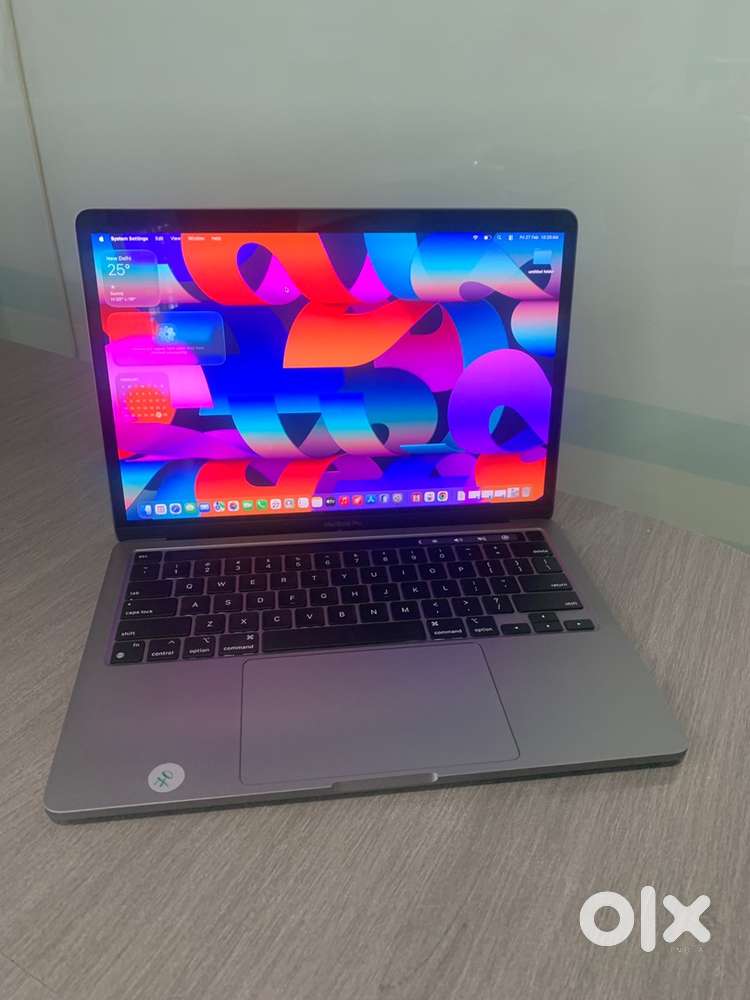 MacBook Pro M2 Chip 2022 (13inch) 8GB 256GB Touchbar One Year