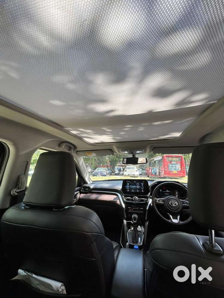 Toyota Urban Cruiser Hyryder 2023 Petrol 82000 Km Driven