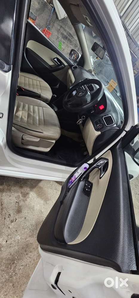 Volkswagen Polo Petrol Automatic 2012