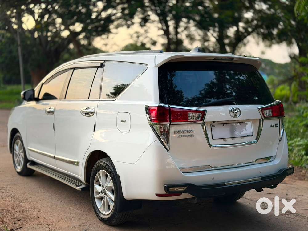 Kia Carens 2024 Petrol Well Maintained