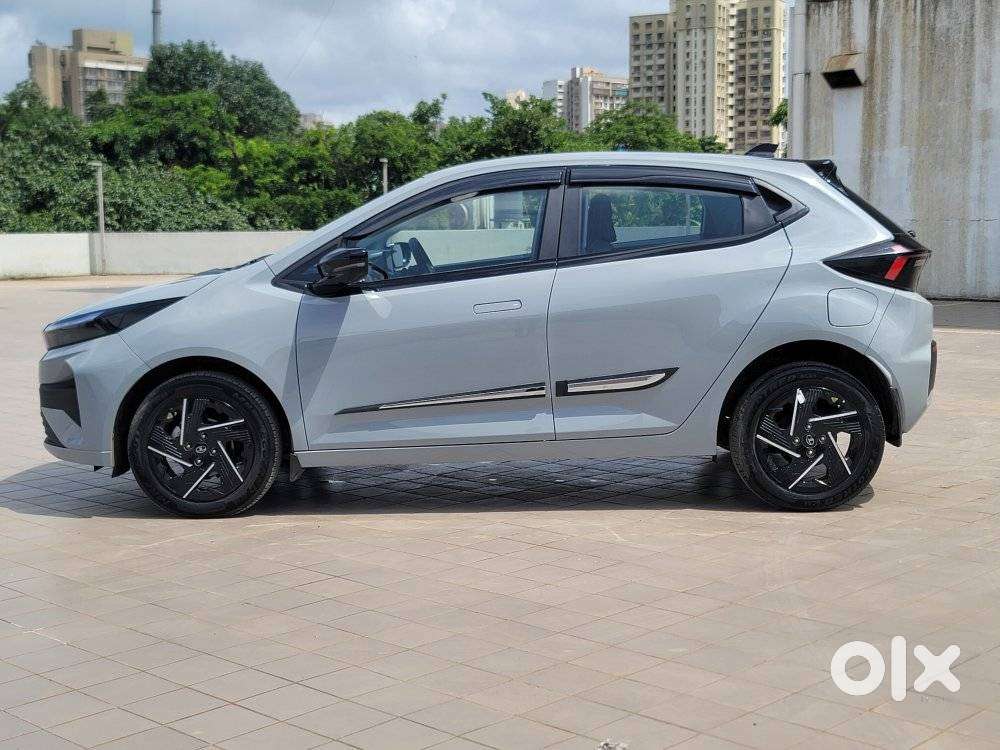 Tata Altroz Accomplished S Petrol Mt, 2026, Petrol