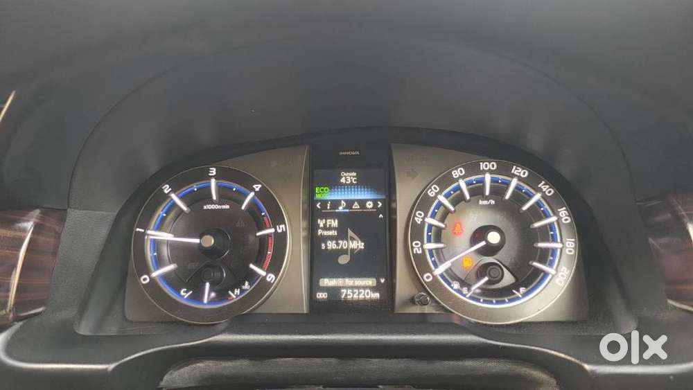 Toyota Innova Crysta 2.4 V, 2016, Diesel