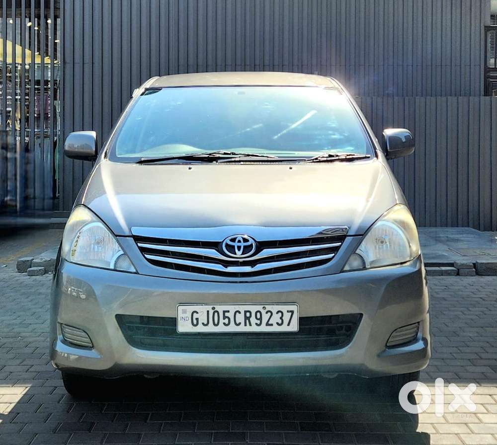 Toyota Innova 2.5 G (diesel) 8 Seater, 2011, Diesel