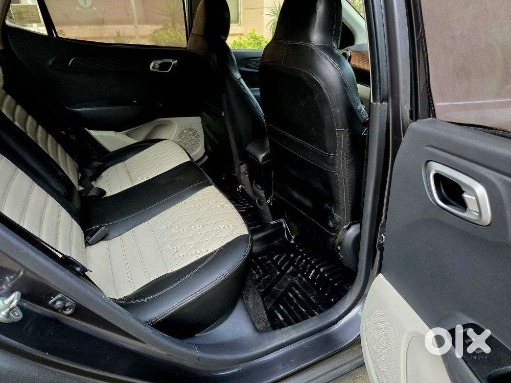 Hyundai Aura 1.2 Sx Cng, 2023, Cng & Hybrids