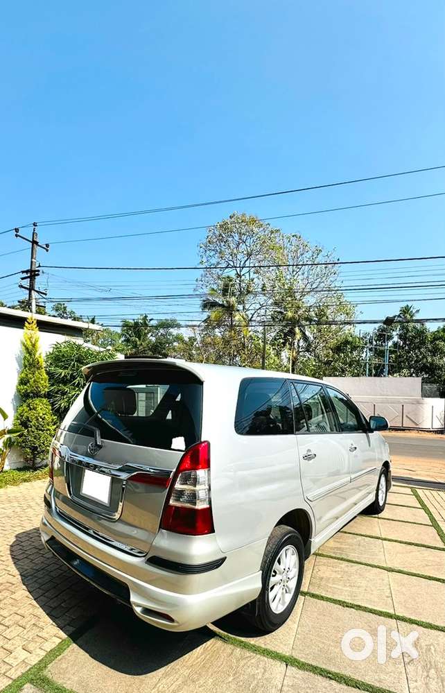 Toyota Innova 2012innova ( Vx ) Diesel 180000 Km Driven