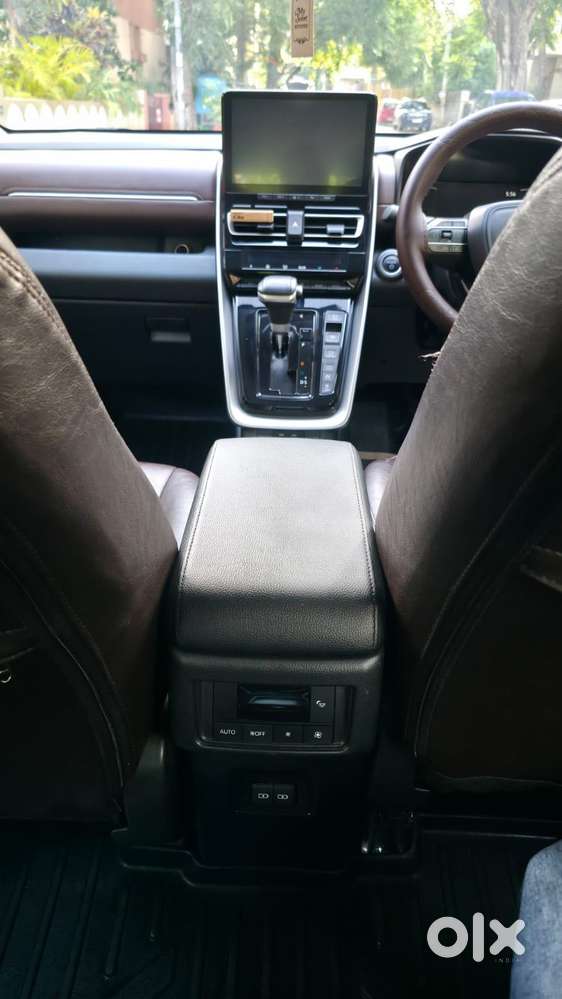 Toyota Innova Hycross 2.0 Vx (o) Hybrid 7 Str, 2025, Petrol