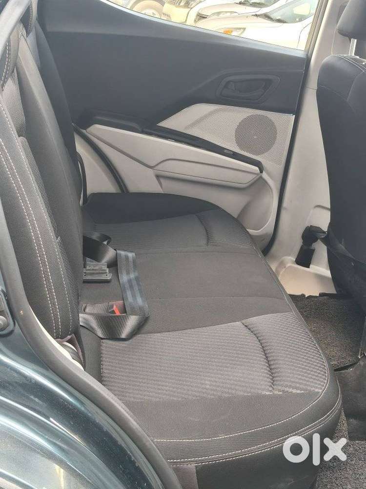 Mahindra Xuv300 W4, 2022, Petrol