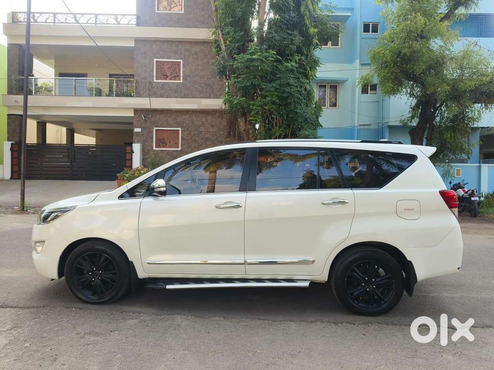 Toyota Innova Crysta 2.8z Automatic, 2017, Diesel