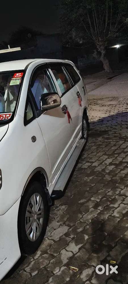 Toyota Innova 2016 Diesel 90000 Km Driven