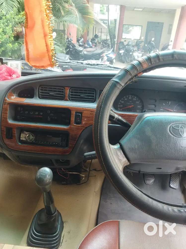 Toyota Qualis 2001
