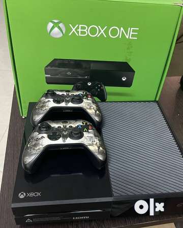 Xbox one with two controllers Xbox headset battery charger