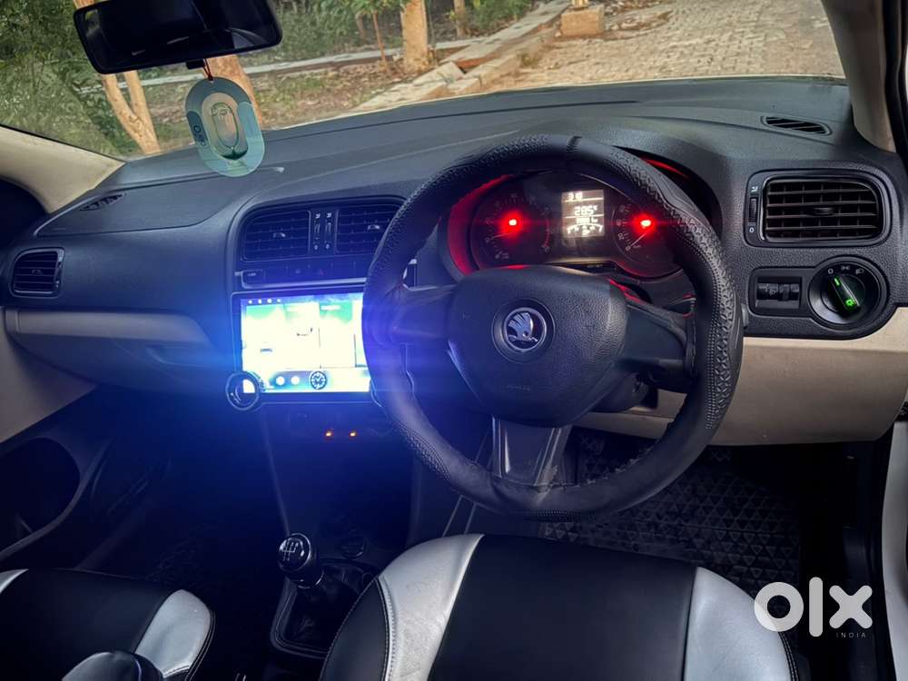 Skoda Rapid Petrol Manual 2017