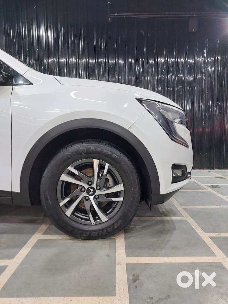 Mahindra Xuv700 2.0 Ax 5 Petrol At Str, 2024, Petrol