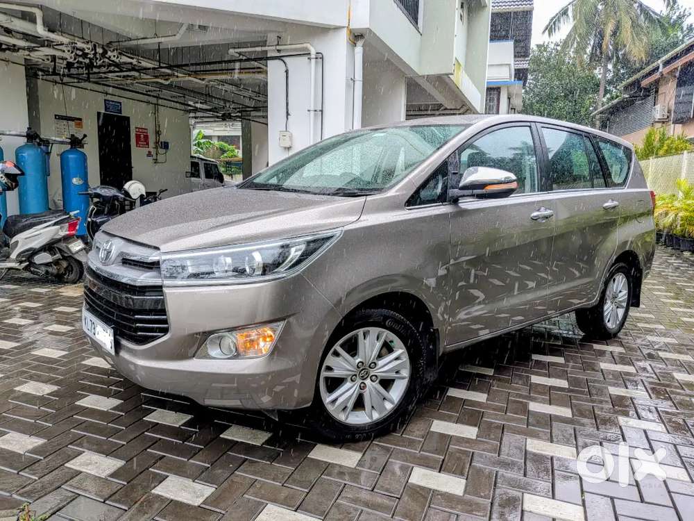 Toyota Innova Crysta 2.8 At Top 2016