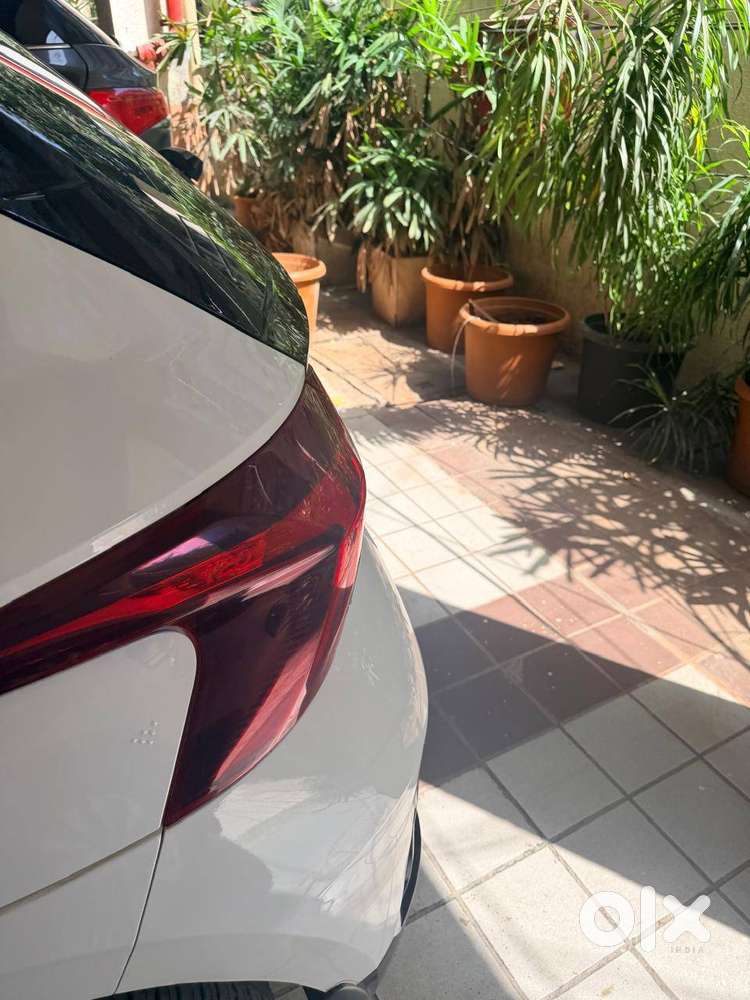 Hyundai I20 Asta (o) Ivt 2024  8,000 Km  Like Brand New  Single Own