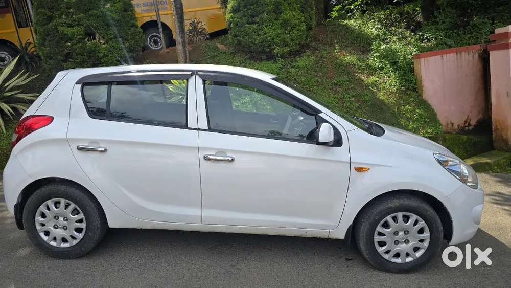 Hyundai I20 2010 Petrol Well Maintained