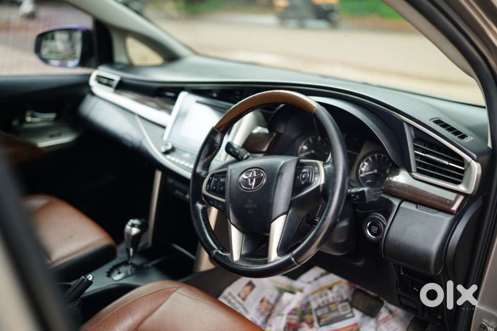 Toyota Innova Crysta 2.8z Automatic, 2016, Diesel