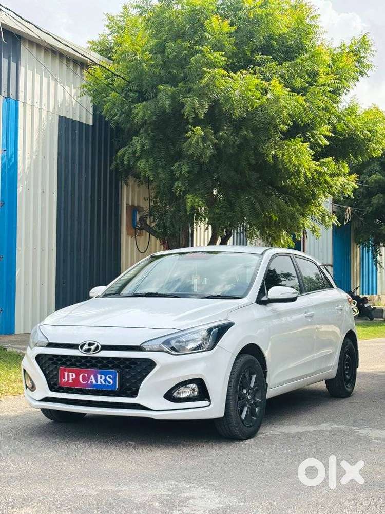 Hyundai I20 Sportz At 1.4, 2019, Petrol